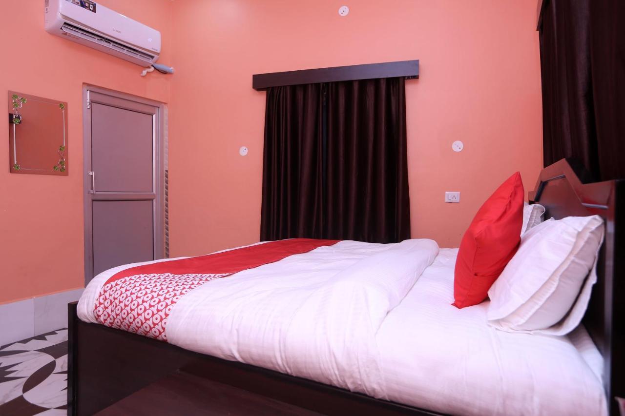 Oyo 22221 Yadav Hotel 비와디 외부 사진
