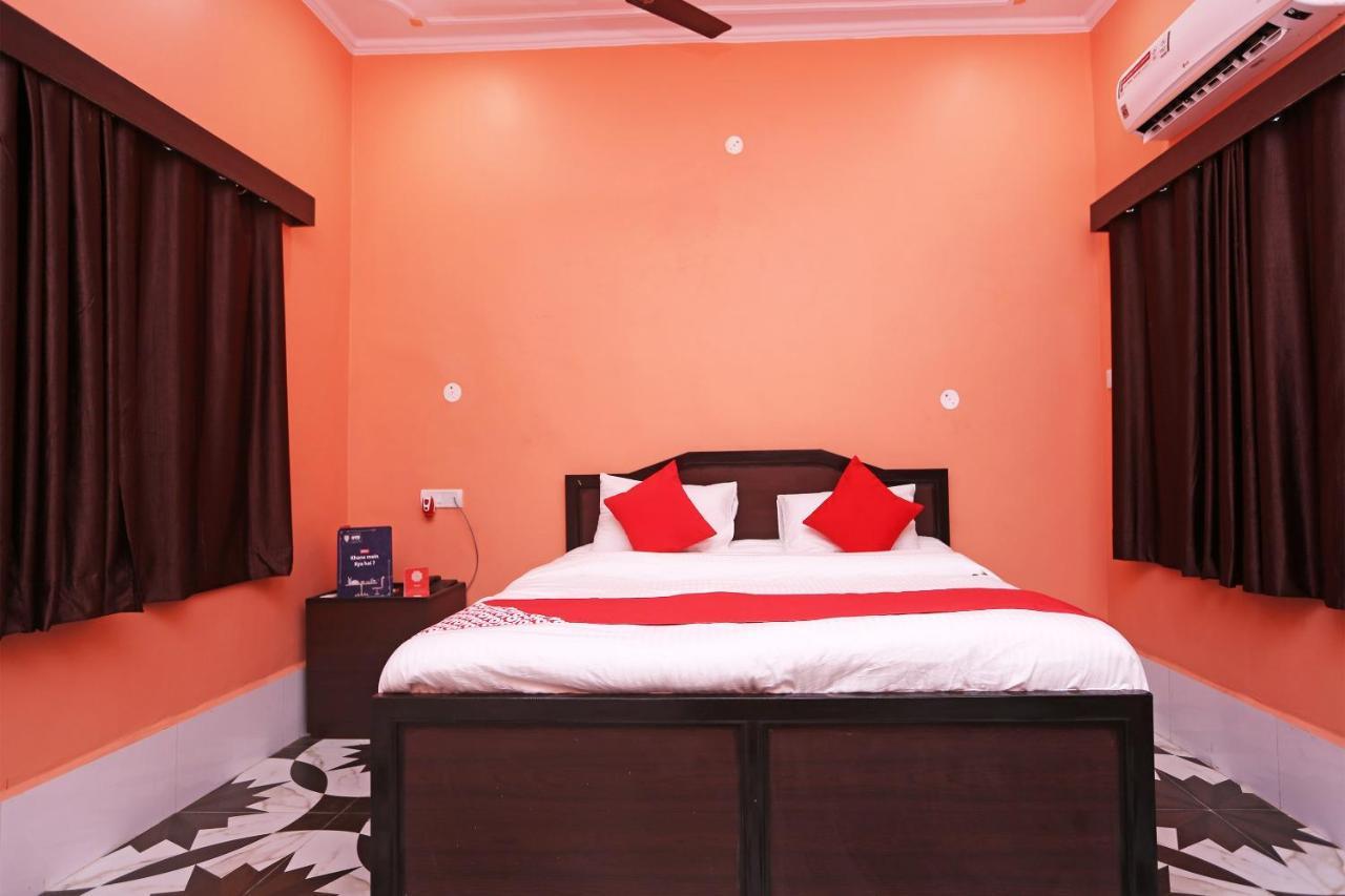 Oyo 22221 Yadav Hotel 비와디 외부 사진